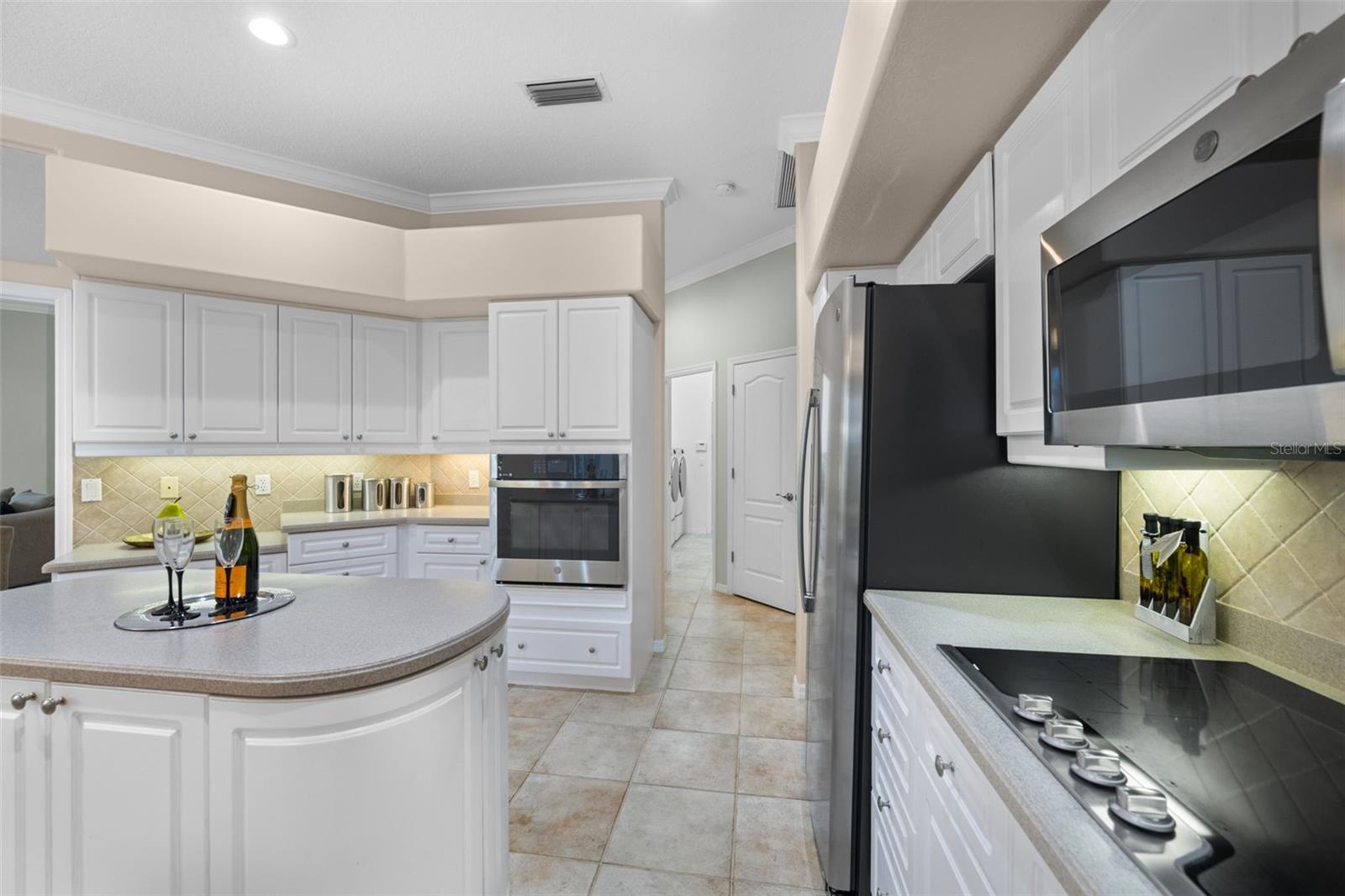 HUNTINGTON POINTE - Residential