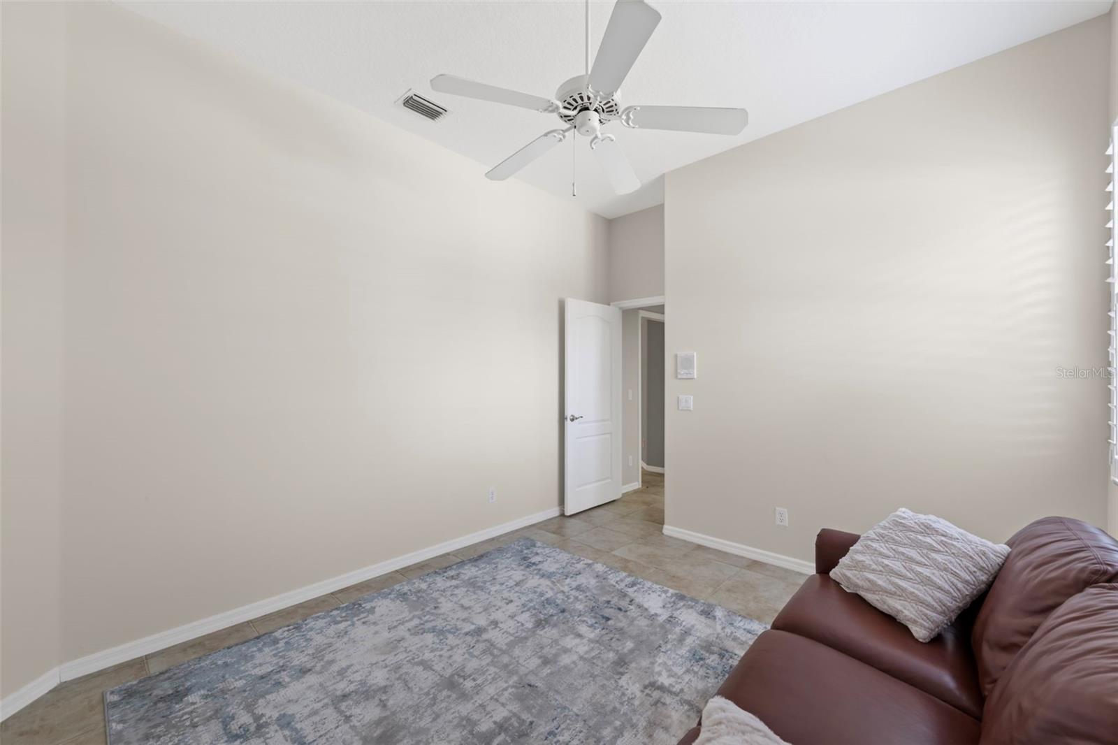 HUNTINGTON POINTE - Residential
