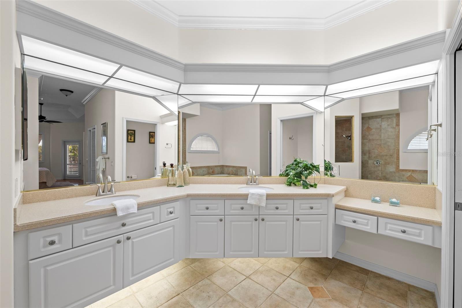 HUNTINGTON POINTE - Residential