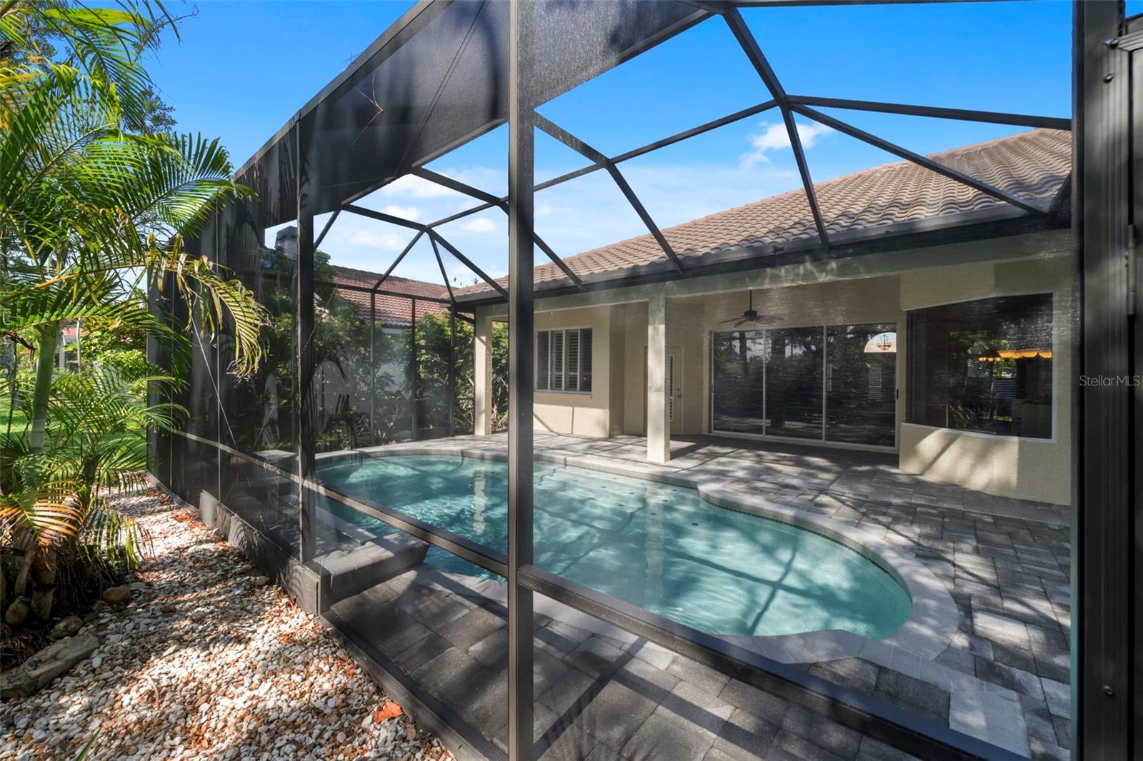 HUNTINGTON POINTE - Residential
