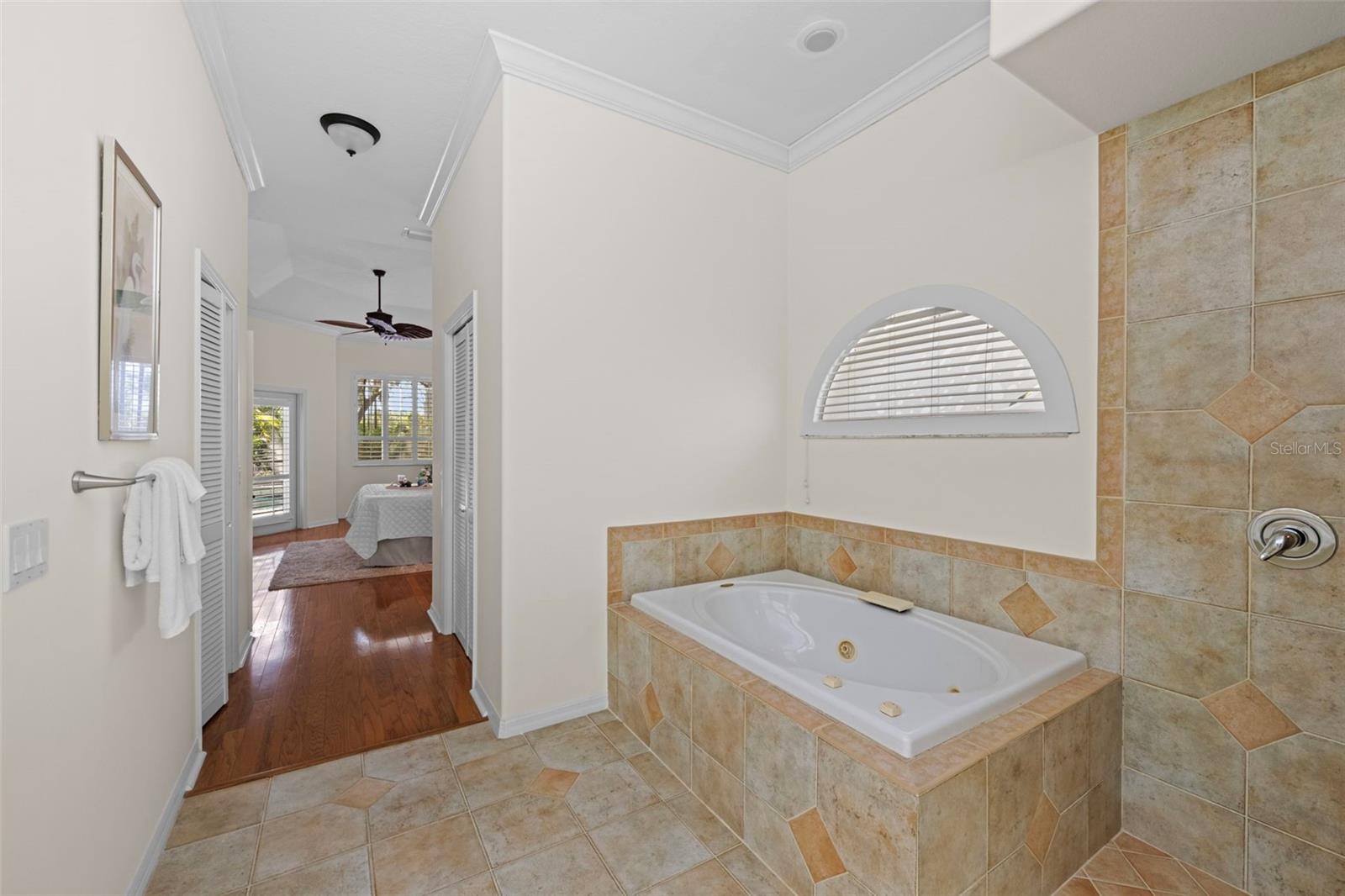 HUNTINGTON POINTE - Residential