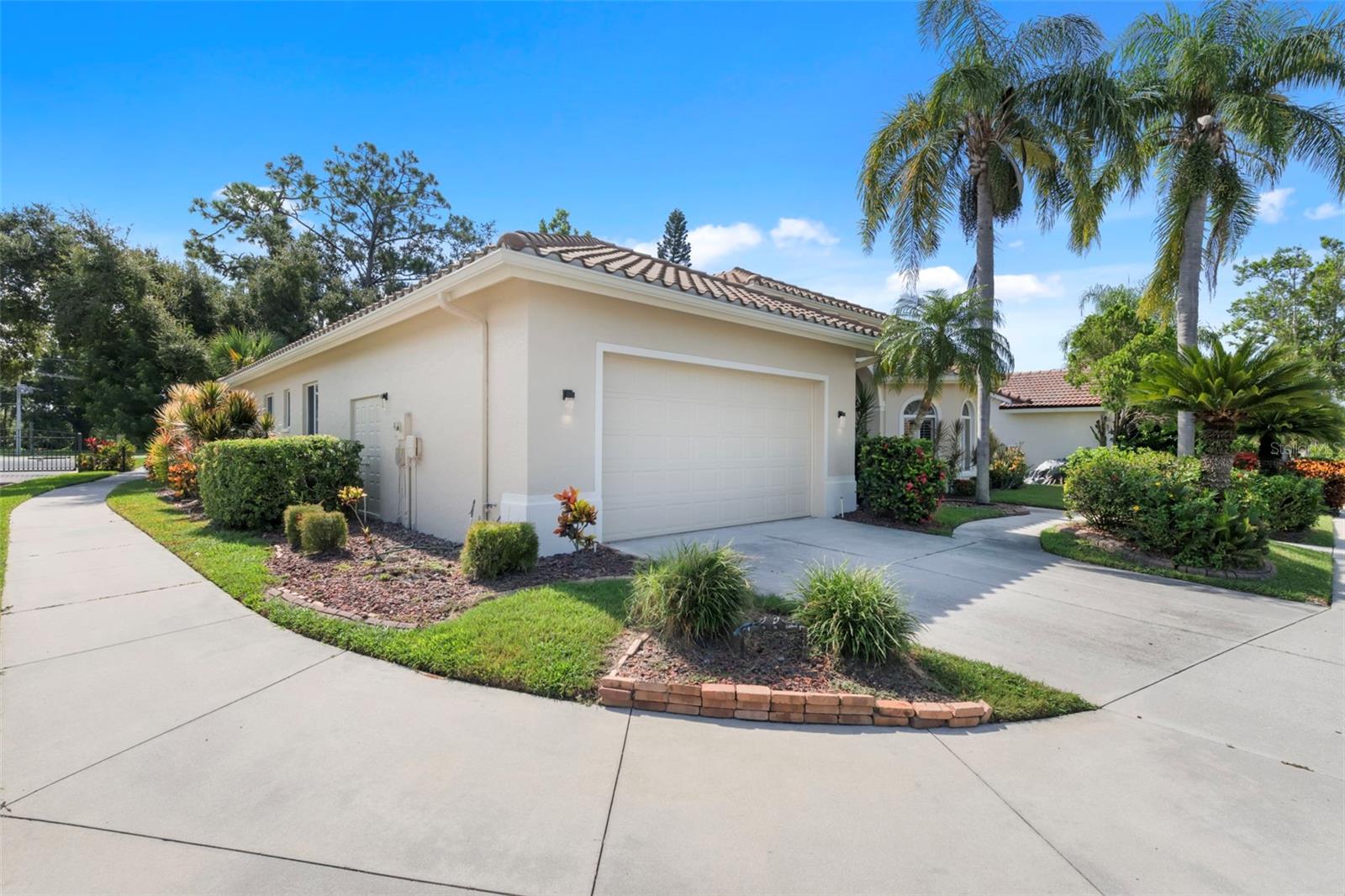 8809 HAVENRIDGE DRIVE