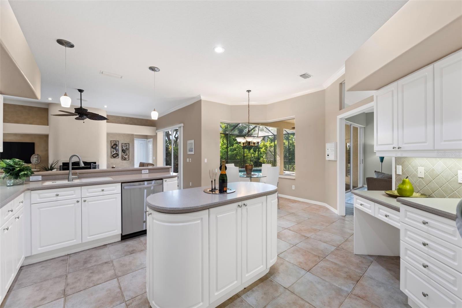 HUNTINGTON POINTE - Residential
