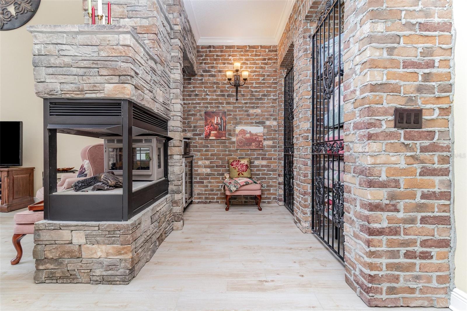 BLUE SPRING RESERVE - Residential