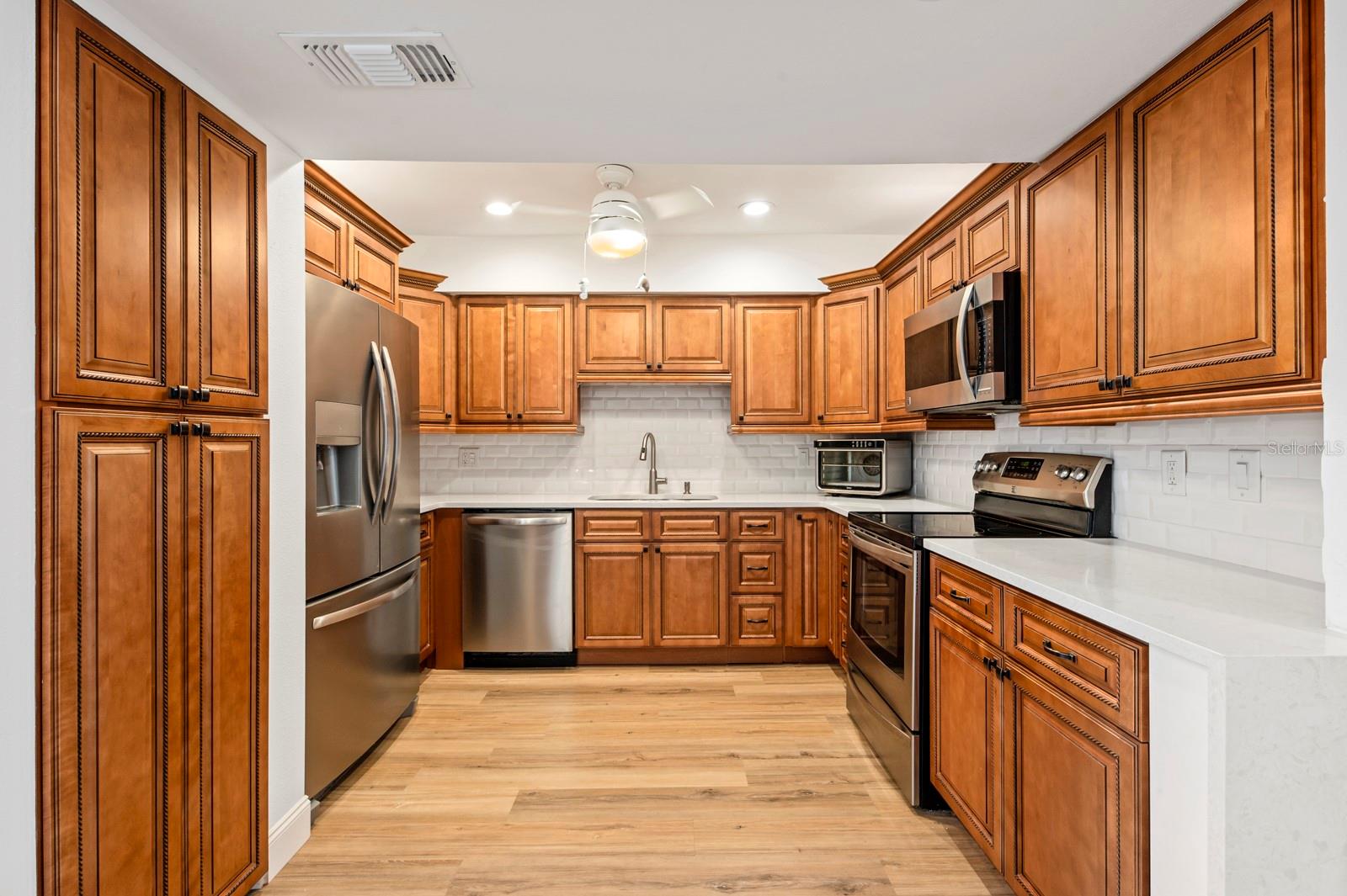 PELICAN COVE I - Residential