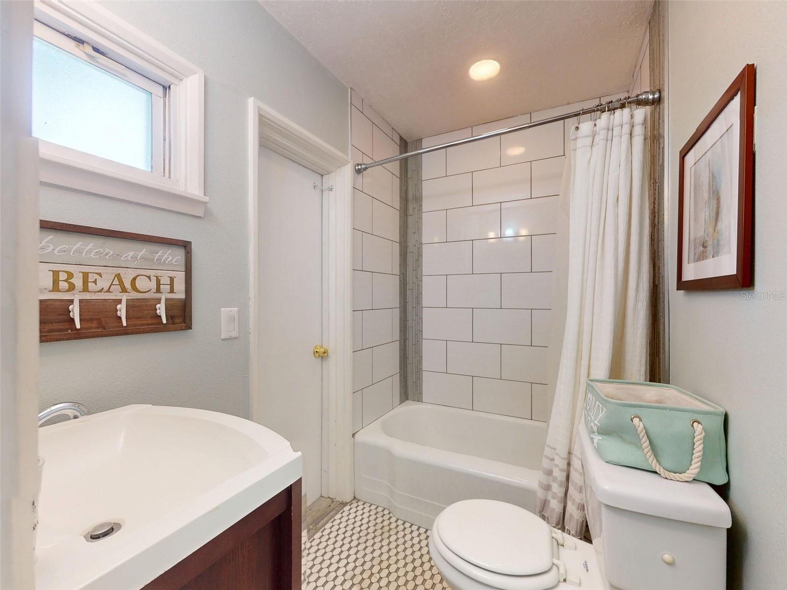 Armstrong & Johnson In Coronado Beach - Residential Lease
