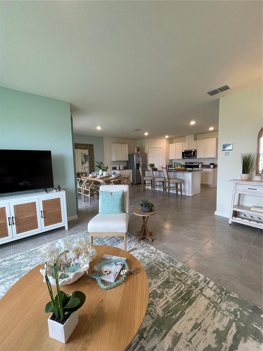 OAK POINTE SOUTH - Residential