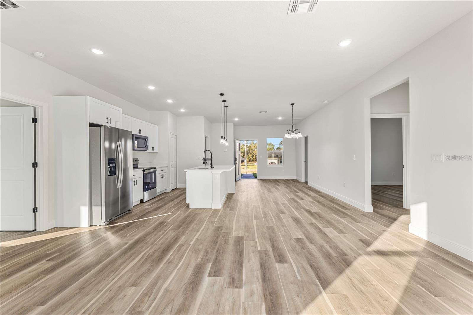 MARION OAKS UN 03 - Residential Lease