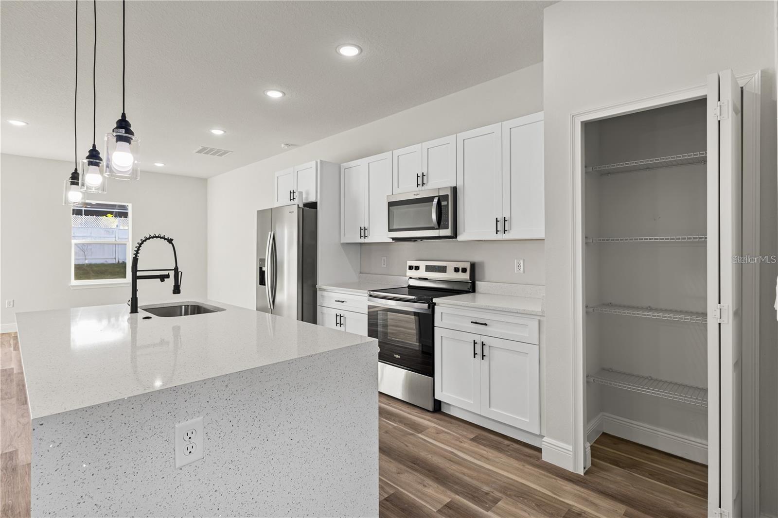 MARION OAKS UN 03 - Residential Lease