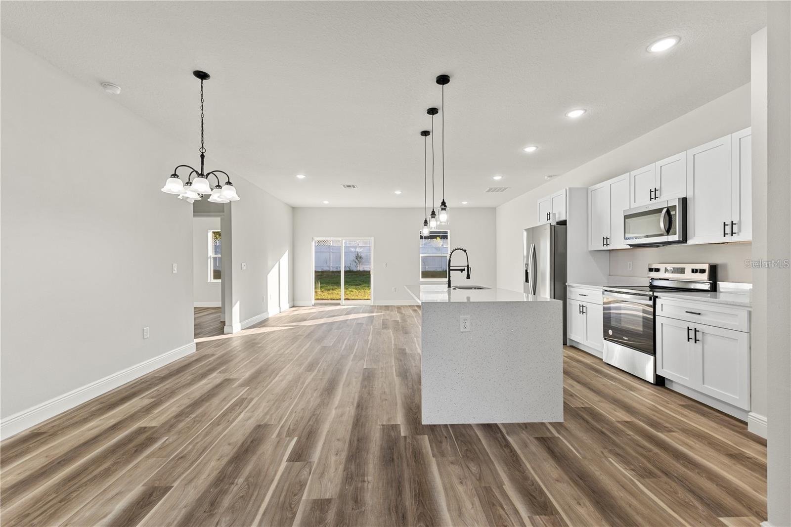 MARION OAKS UN 03 - Residential Lease