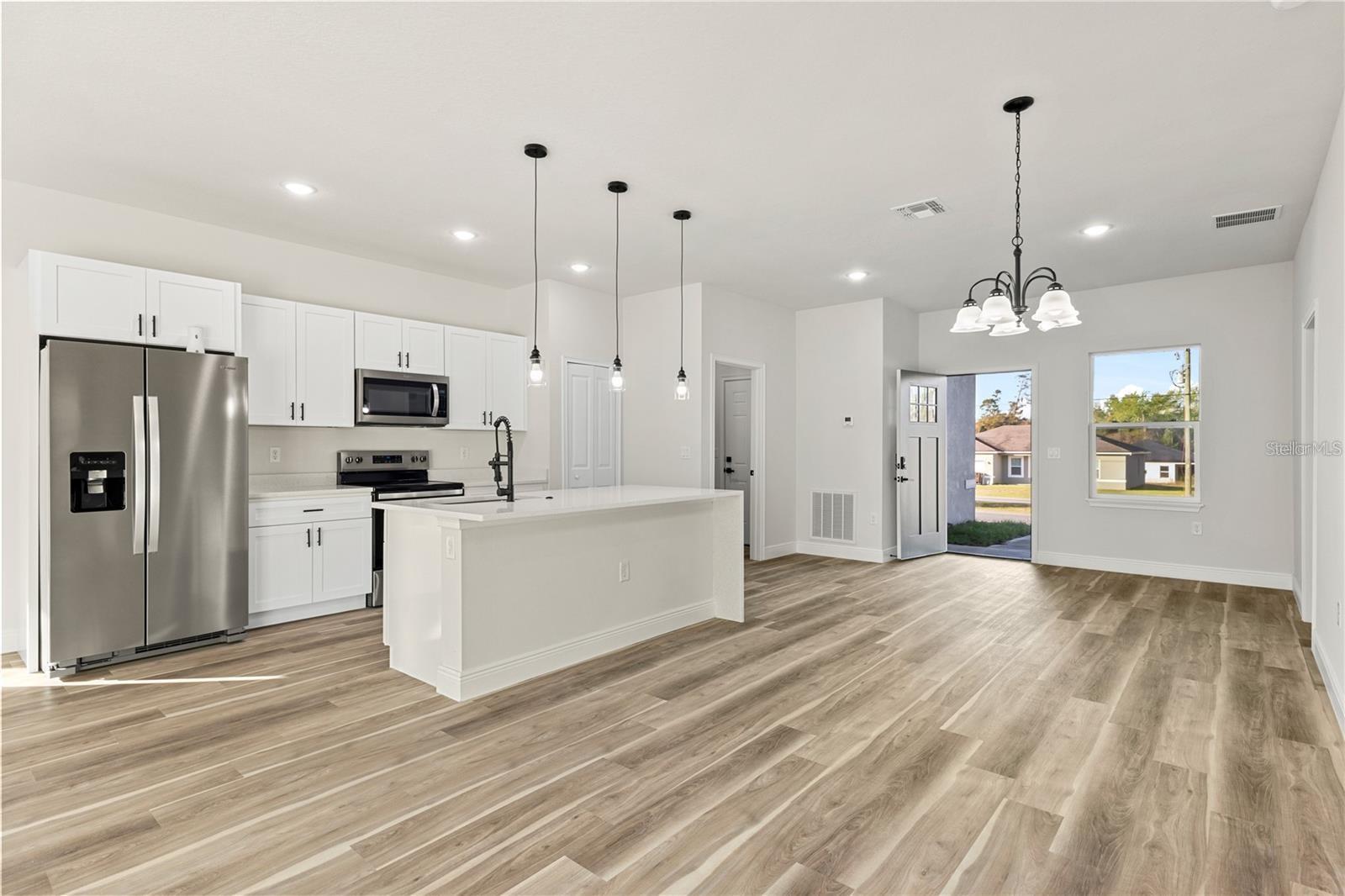 MARION OAKS UN 03 - Residential Lease