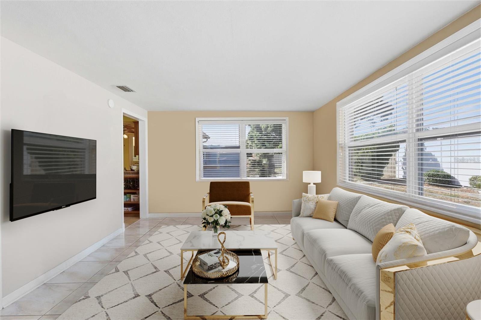 COLONIAL HILLS - Residential