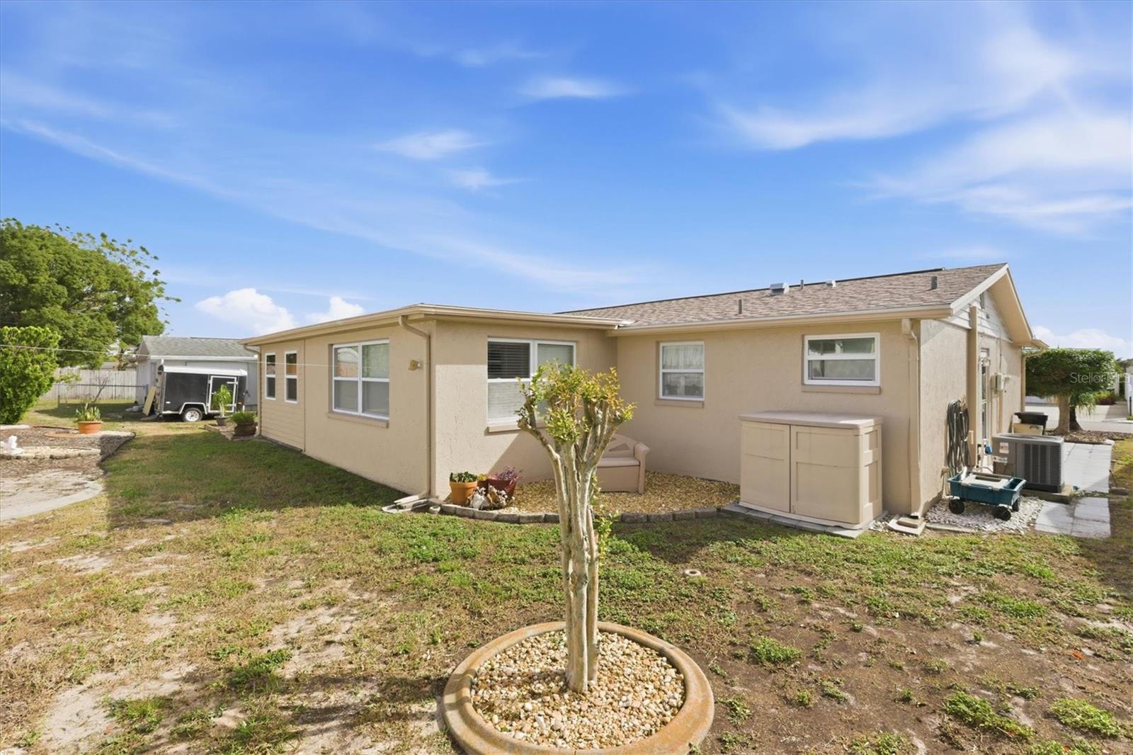 COLONIAL HILLS - Residential