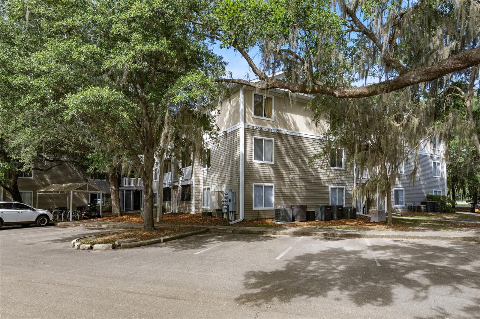 4000 SW 23RD STREET 4-102