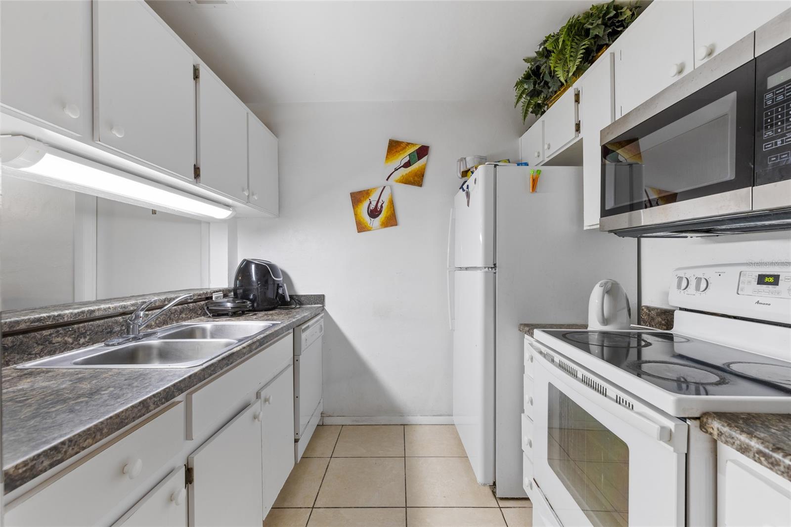 4000 SW 23RD STREET 4-102