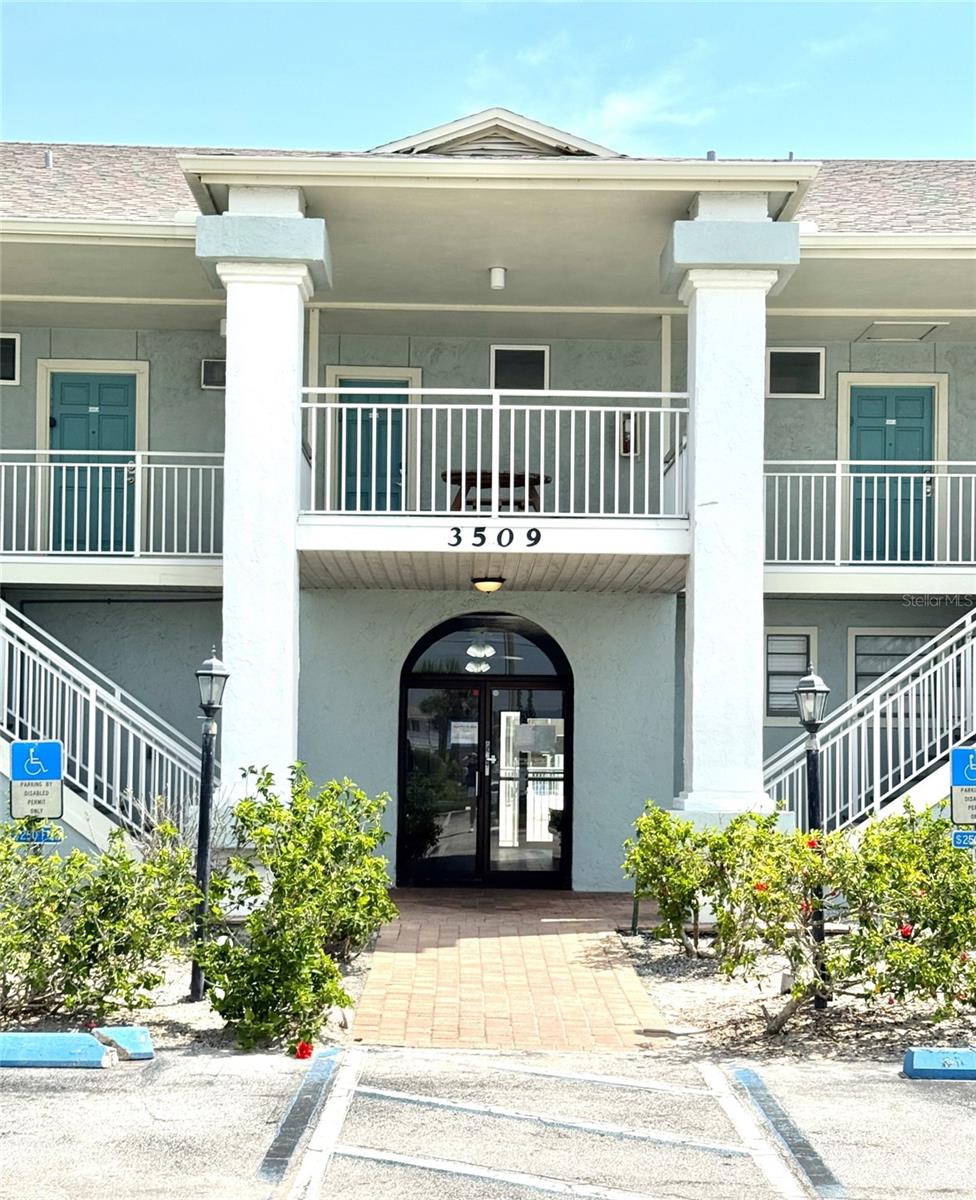Top-Floor Condo by the Water – 1 Bed, 1 Bath
Enjoy the coastal lifestyle in this charming top-floor unit located in a waterfront building. This bright and inviting 1-bedroom, 1-bath condo features easy-care laminate flooring throughout and an open living space that’s perfect for relaxing or entertaining. While the unit does not have an ocean view, residents benefit from the building’s prime location just steps from the water, offering breezy walks and scenic surroundings. Community amenities include a sparkling pool, perfect for cooling off on warm Florida days. Whether you’re looking for a full-time residence, a vacation retreat, or an investment opportunity, this condo delivers comfort and convenience in a desirable setting.