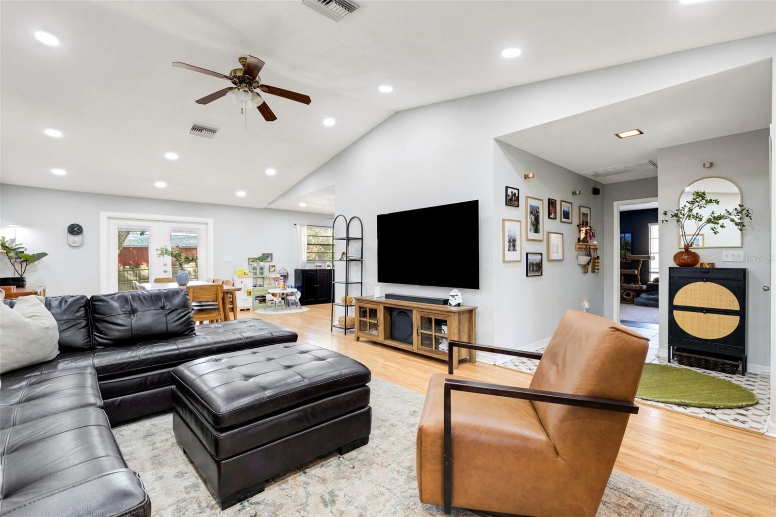 ROCHELLE GARDENS - Residential