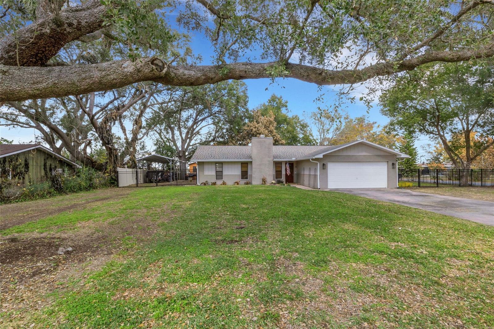 ROCHELLE GARDENS - Residential