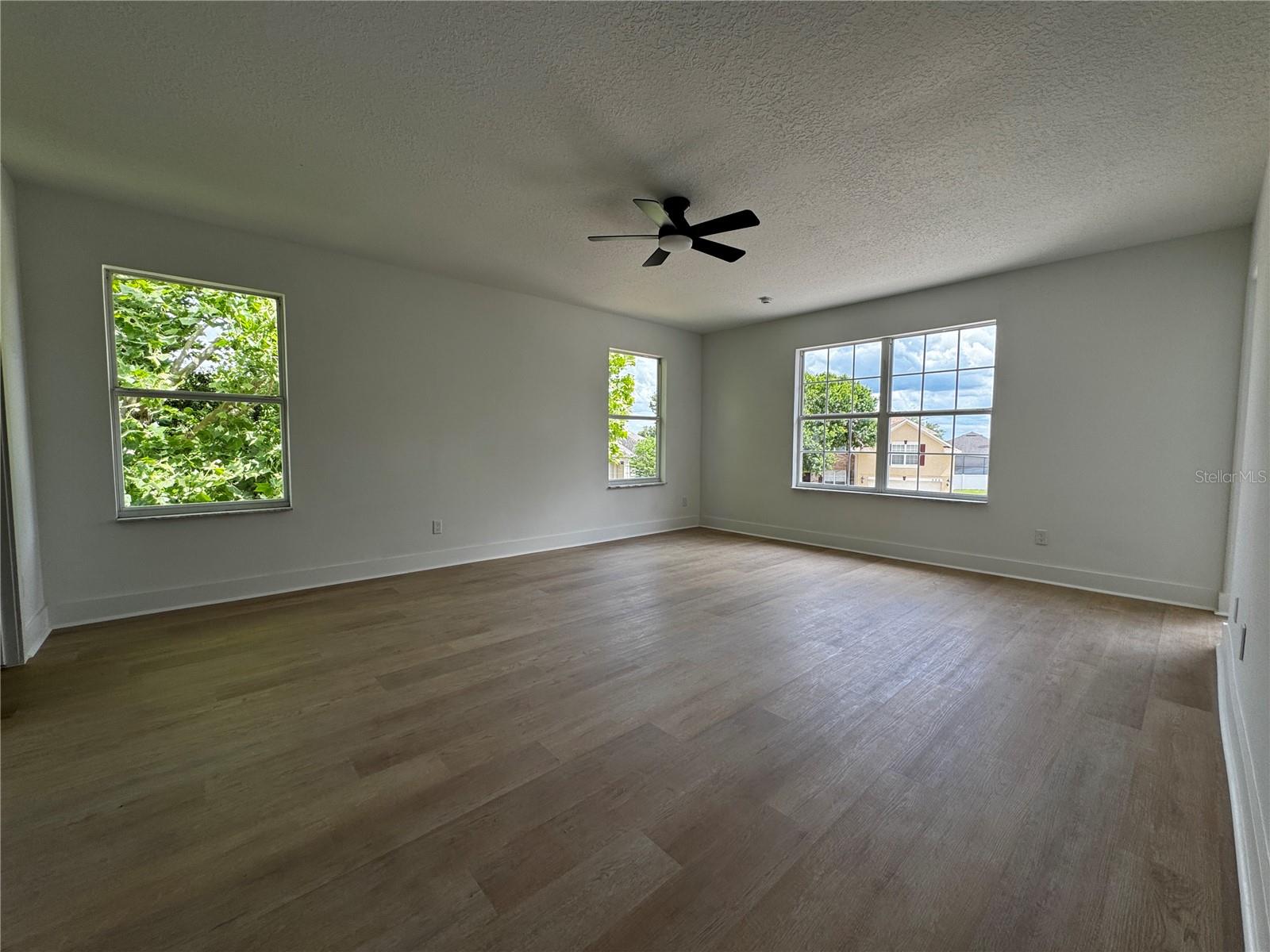 JOHNS LANDING - Residential