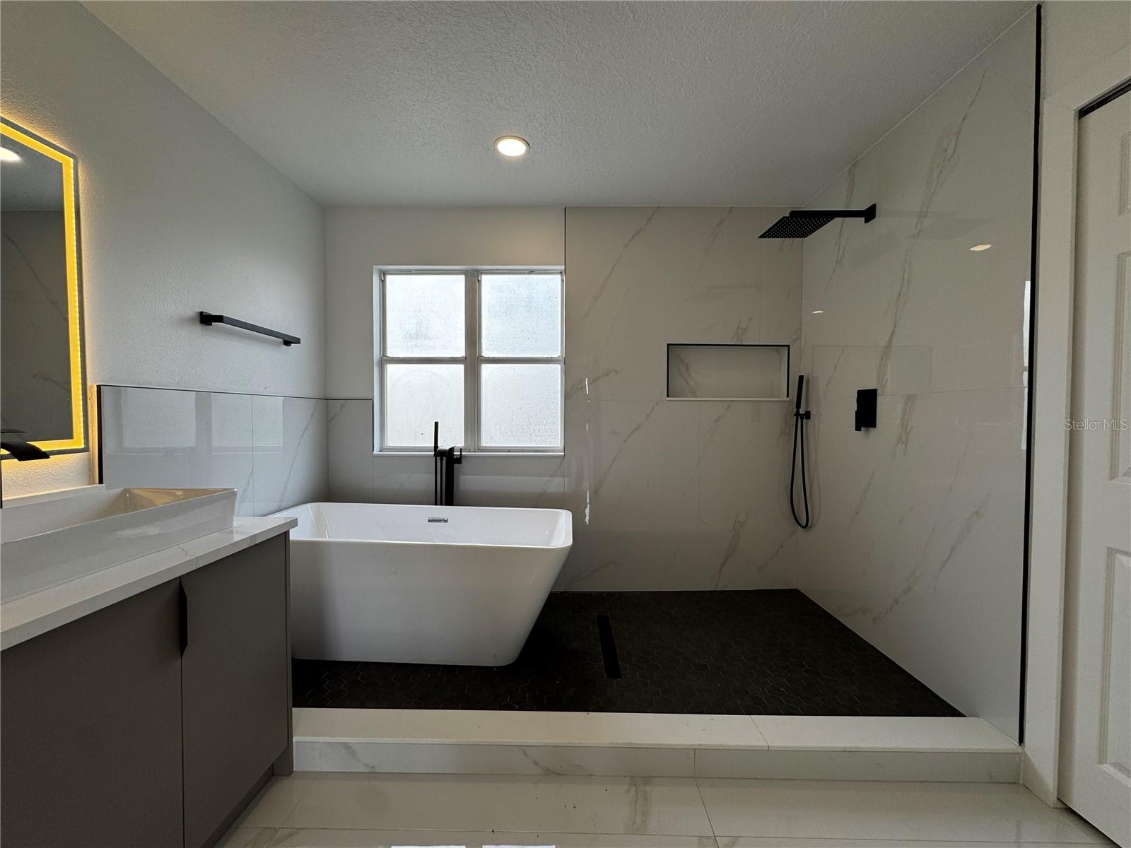 JOHNS LANDING - Residential
