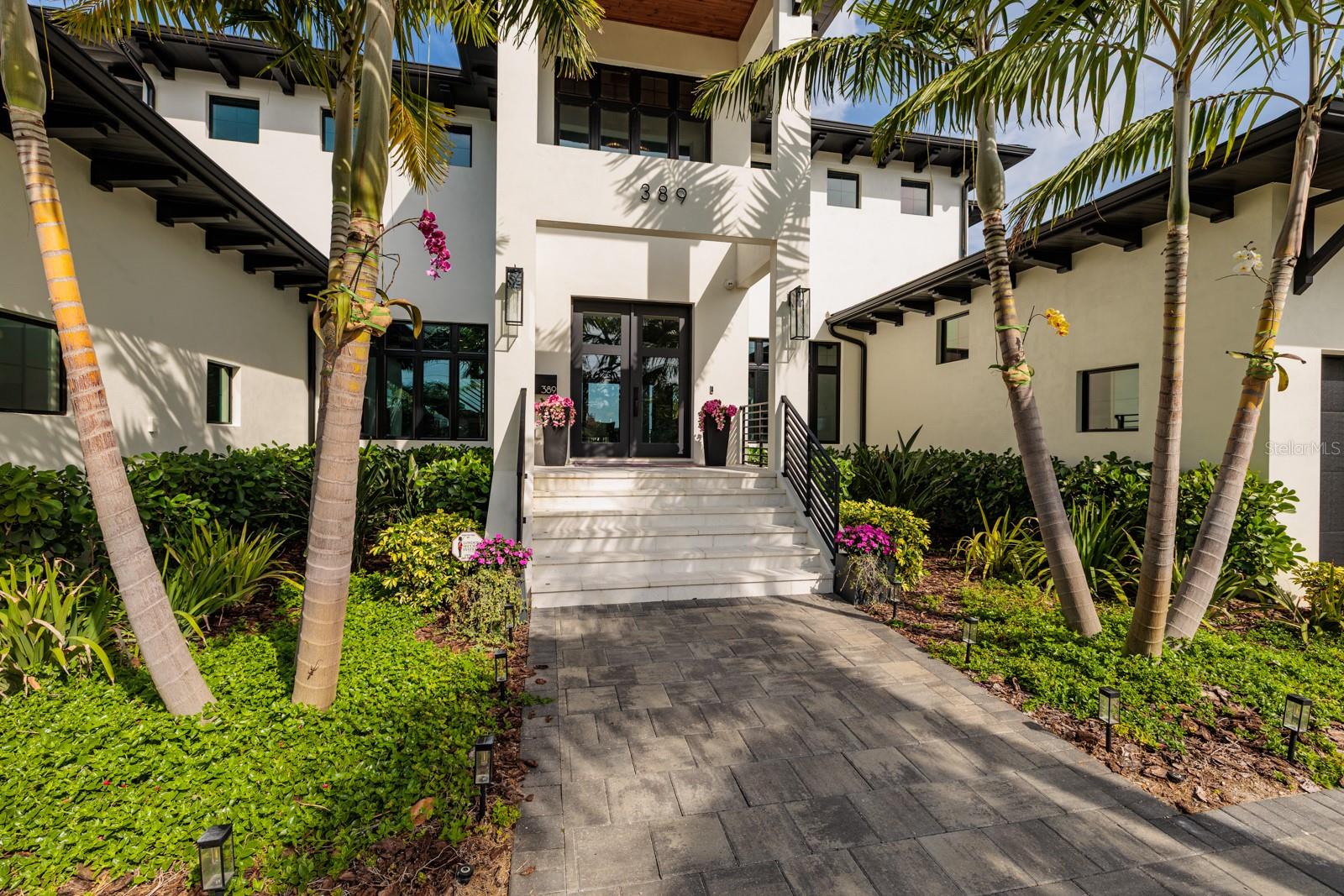 389 BAYVIEW DRIVE NE