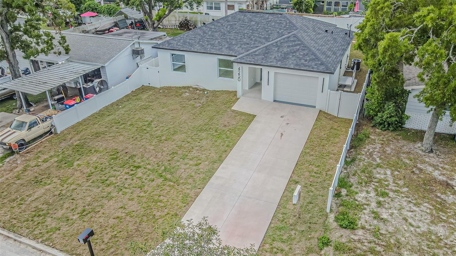 4250 OAK BLUFF AVENUE
