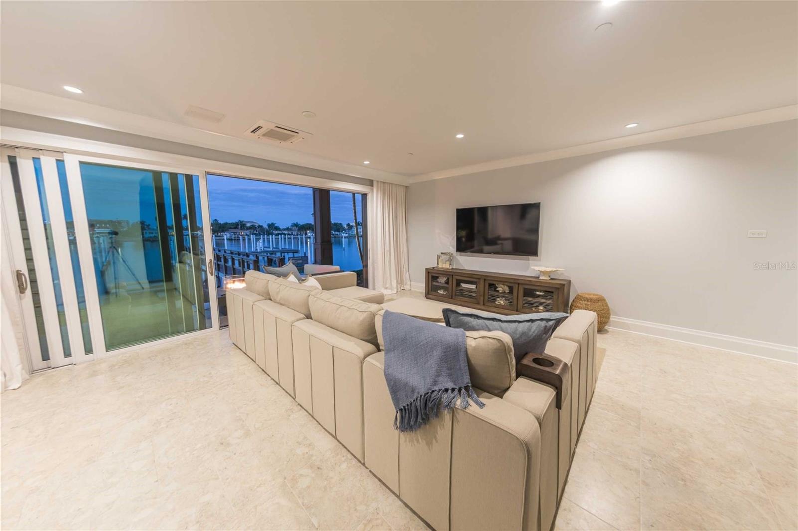 152 BRIGHTWATER DRIVE 4