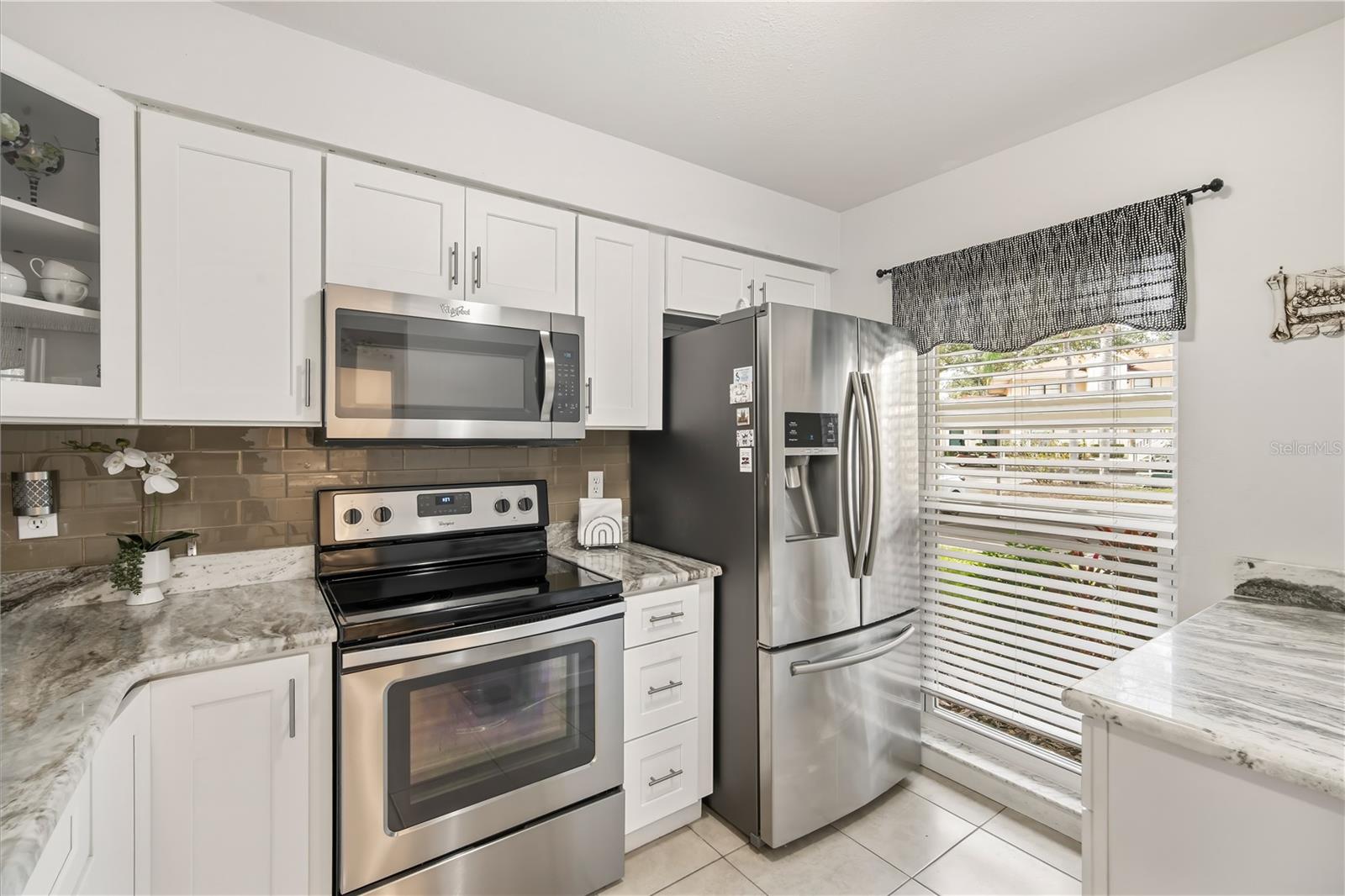 KNOLLS OF KINGS POINT 02 A CONDO - Residential Lease