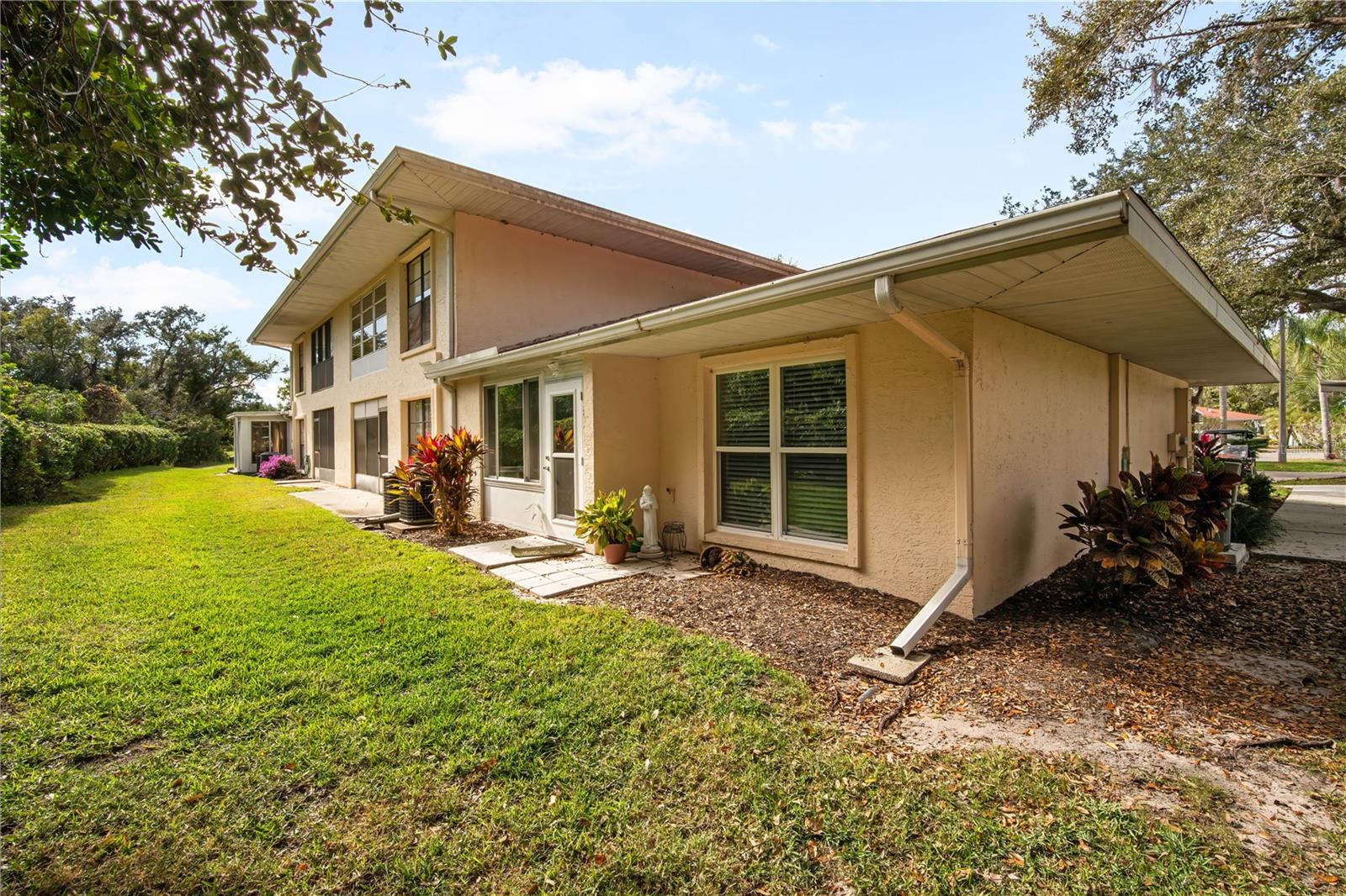 KNOLLS OF KINGS POINT 02 A CONDO - Residential Lease