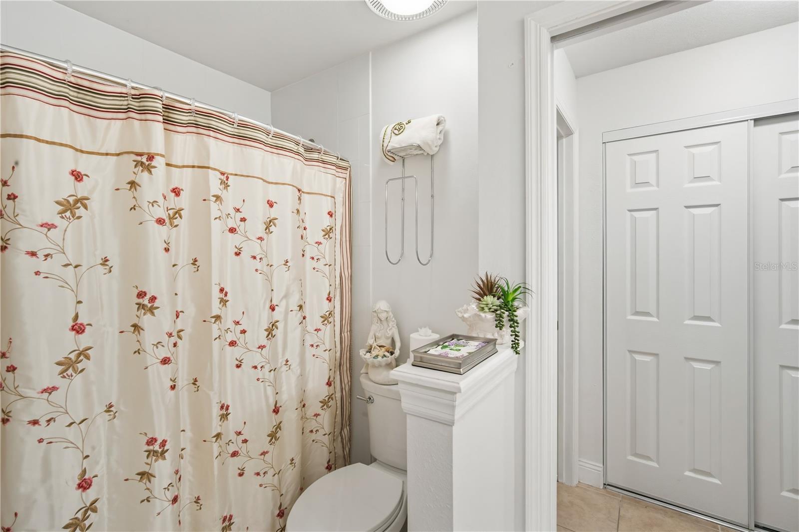 KNOLLS OF KINGS POINT 02 A CONDO - Residential Lease