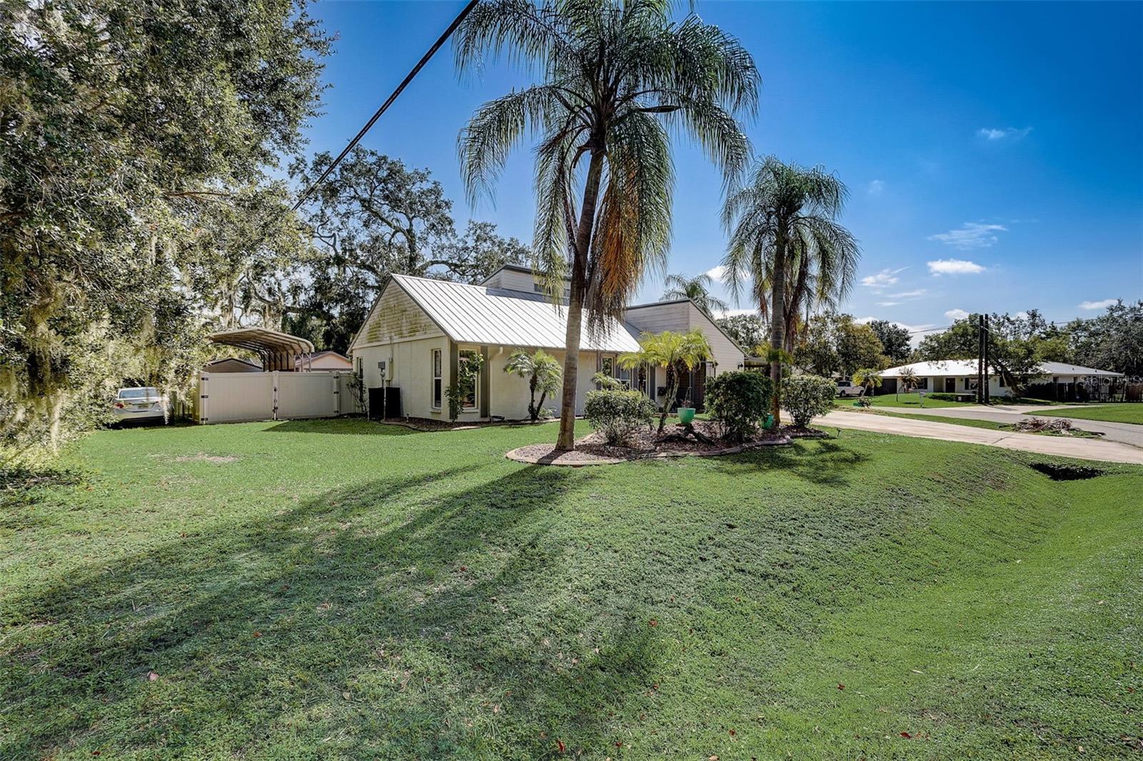 DE SOTO LAKES - Residential