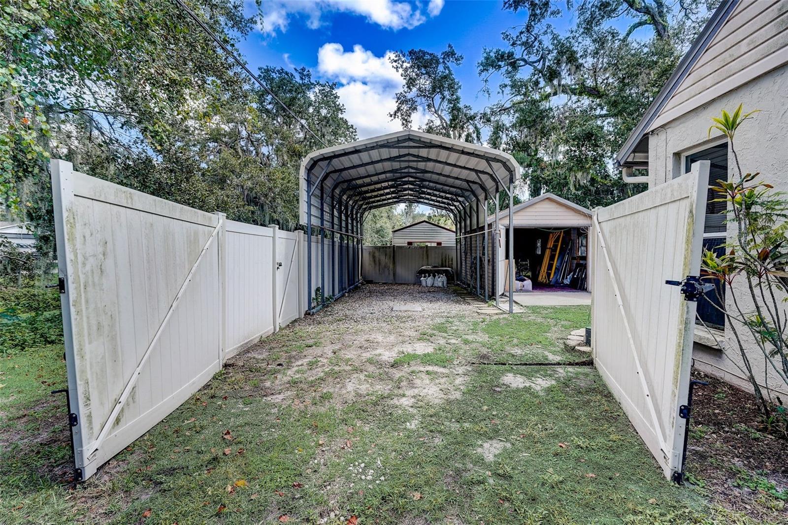 DE SOTO LAKES - Residential