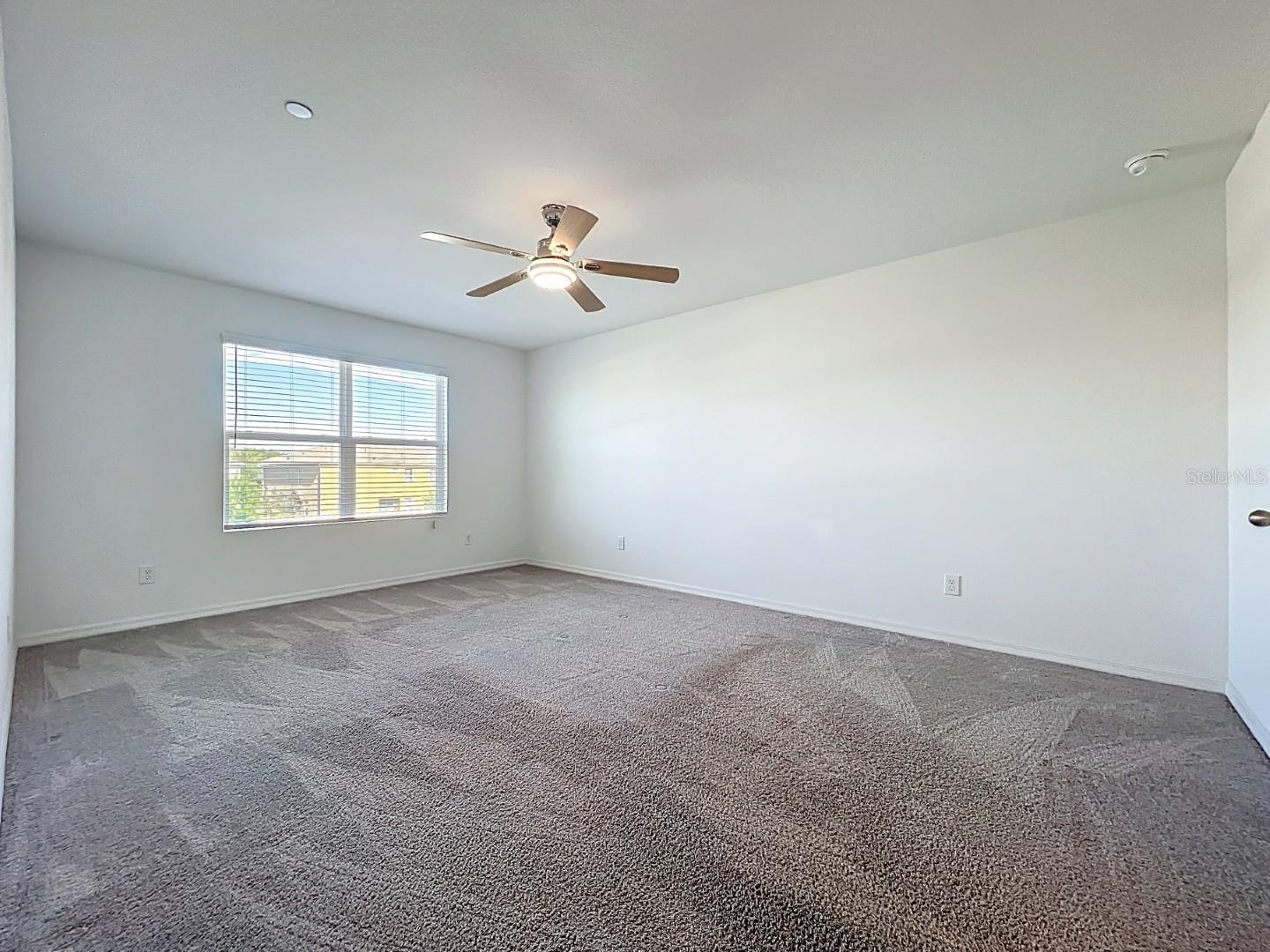 BAY LAKE PRESERVE - Residential