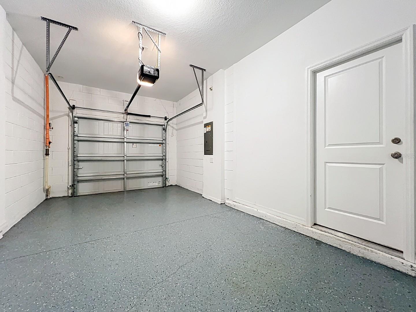 BAY LAKE PRESERVE - Residential