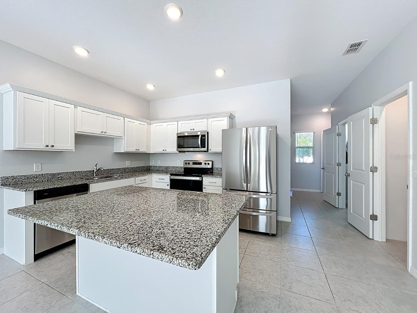 BAY LAKE PRESERVE - Residential