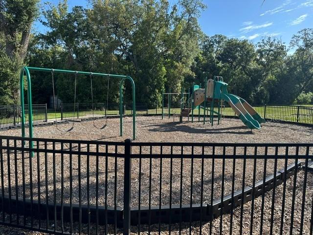 BAY LAKE PRESERVE - Residential