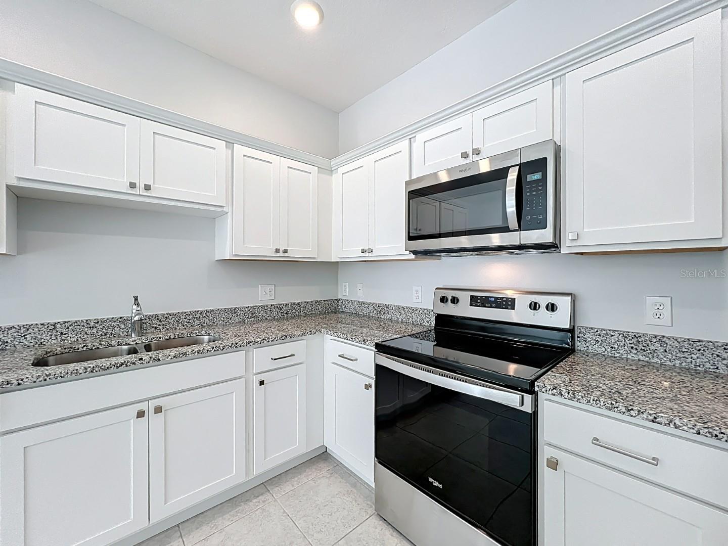 BAY LAKE PRESERVE - Residential