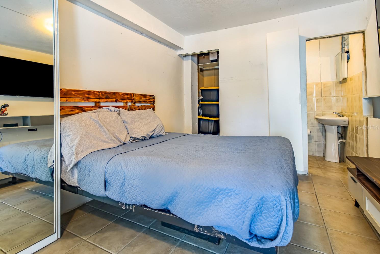 CONDADO - Residential Income