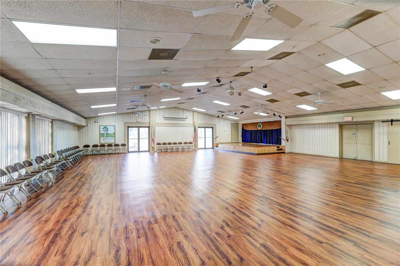 VILLAGE WOODS CONDO PH 01 - Residential