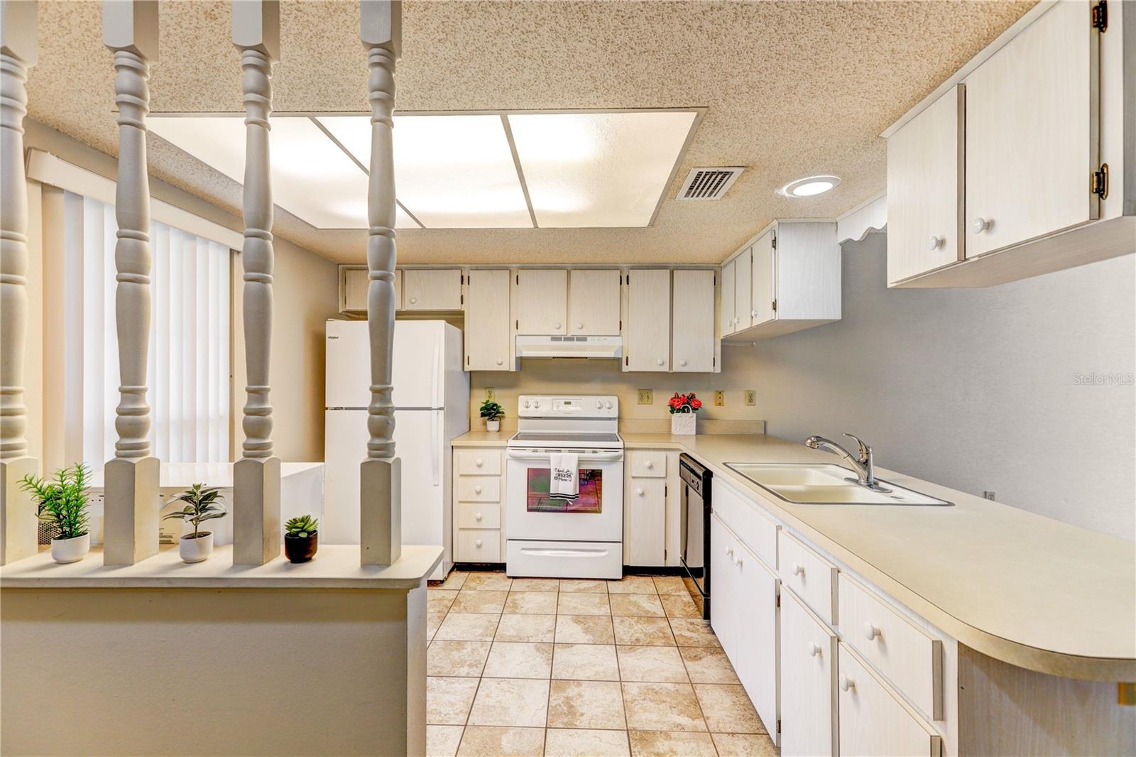 VILLAGE WOODS CONDO PH 01 - Residential