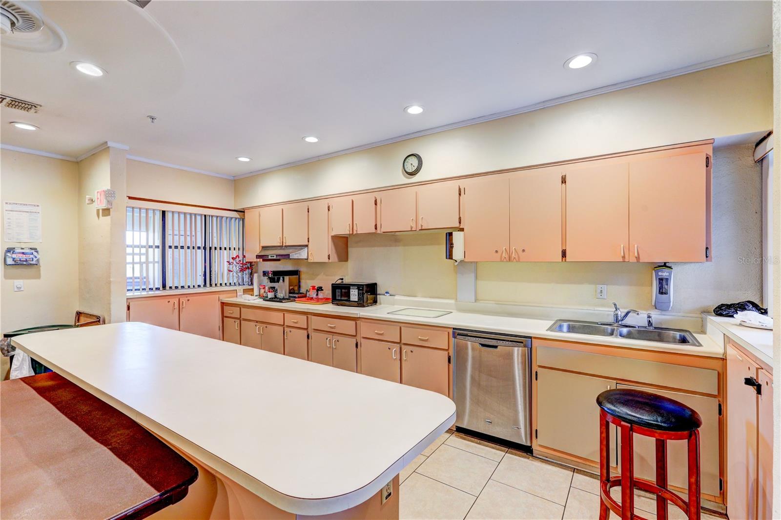 VILLAGE WOODS CONDO PH 01 - Residential