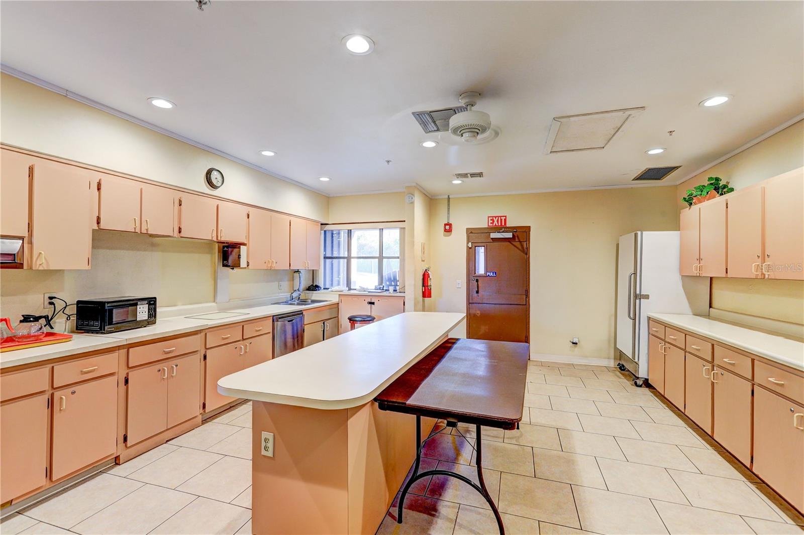 VILLAGE WOODS CONDO PH 01 - Residential