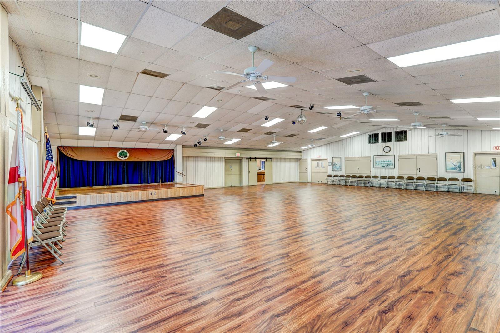 VILLAGE WOODS CONDO PH 01 - Residential