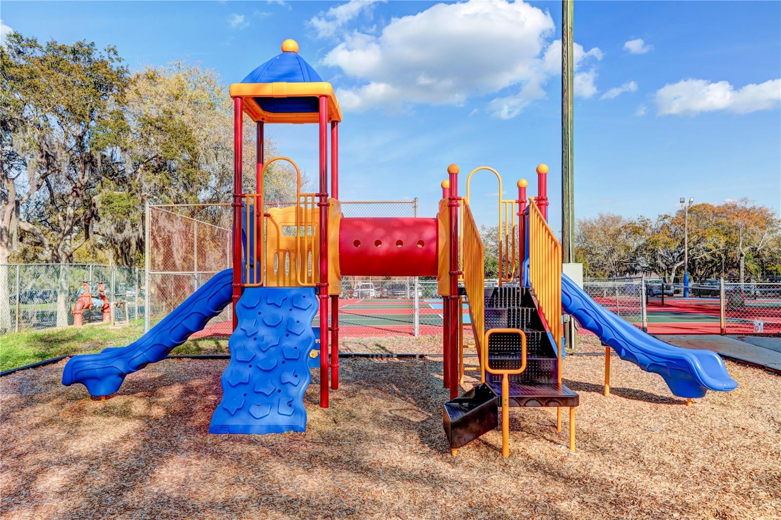 VILLAGE WOODS CONDO PH 01 - Residential