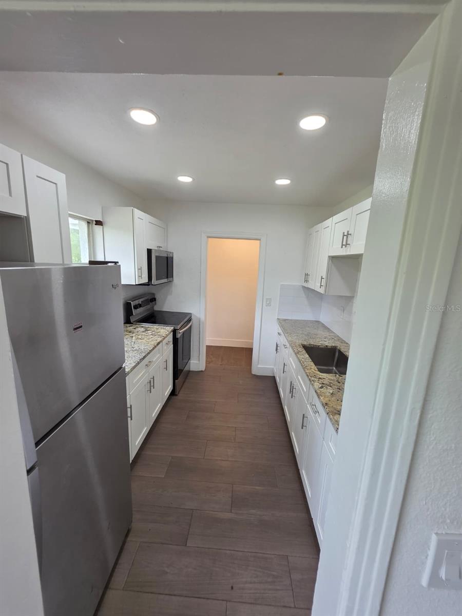 FAIRMONT SUB - Residential Lease