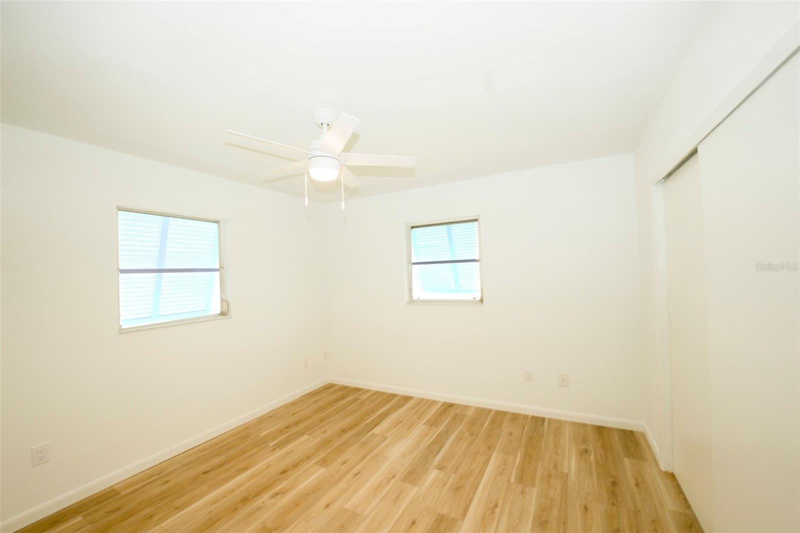 VENICE EAST 3RD ADD - Residential Lease