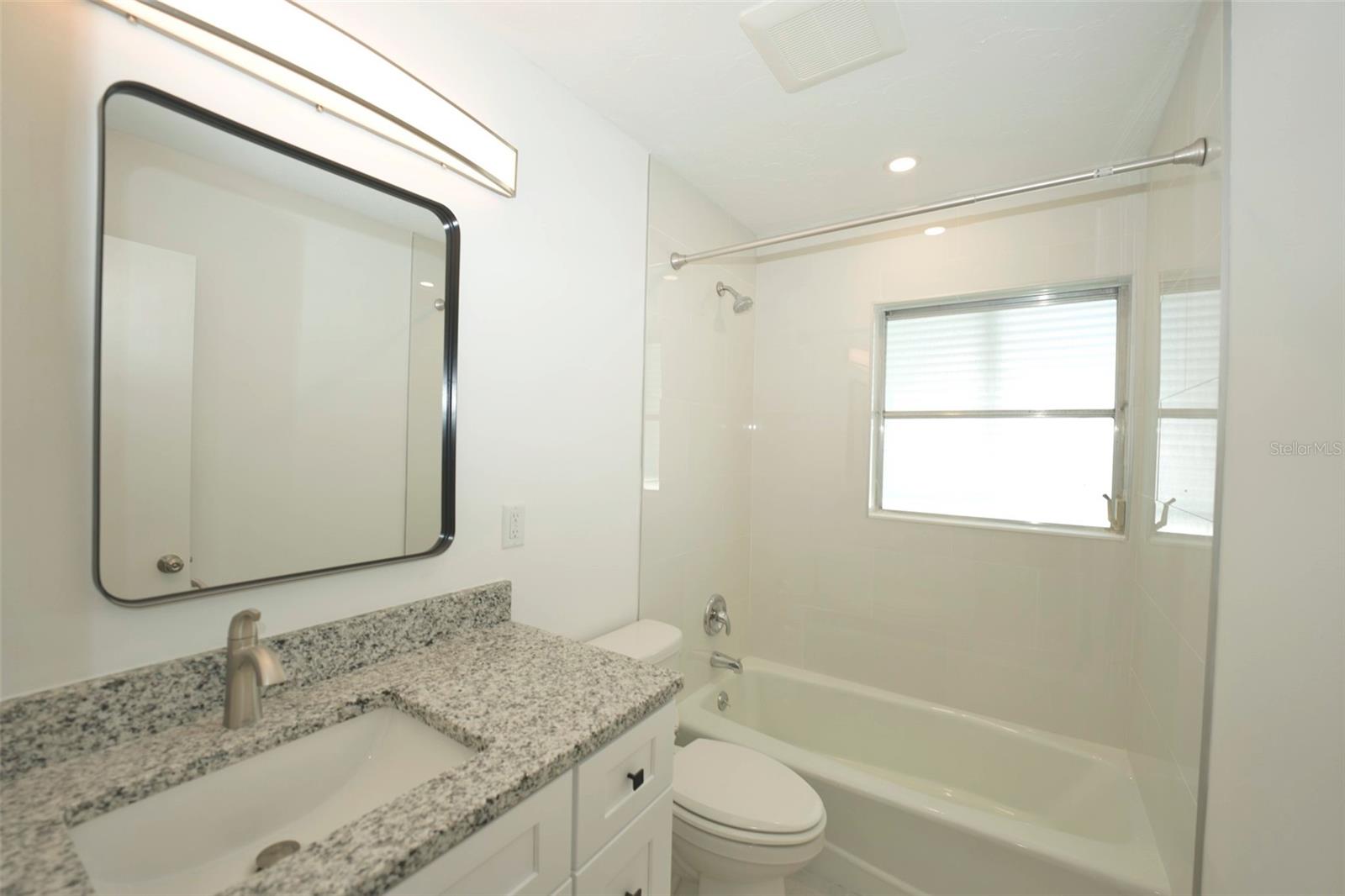 VENICE EAST 3RD ADD - Residential Lease