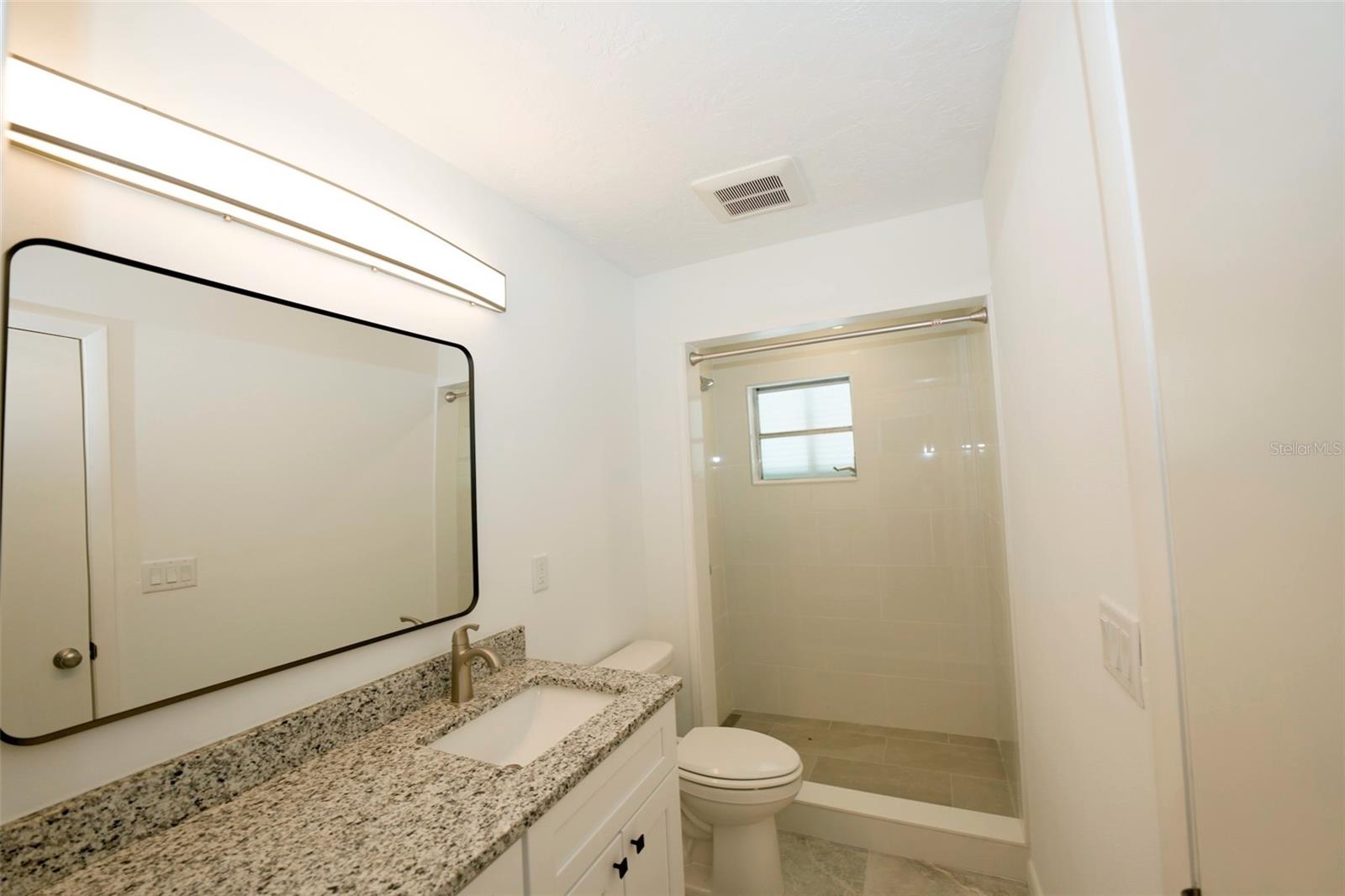 VENICE EAST 3RD ADD - Residential Lease