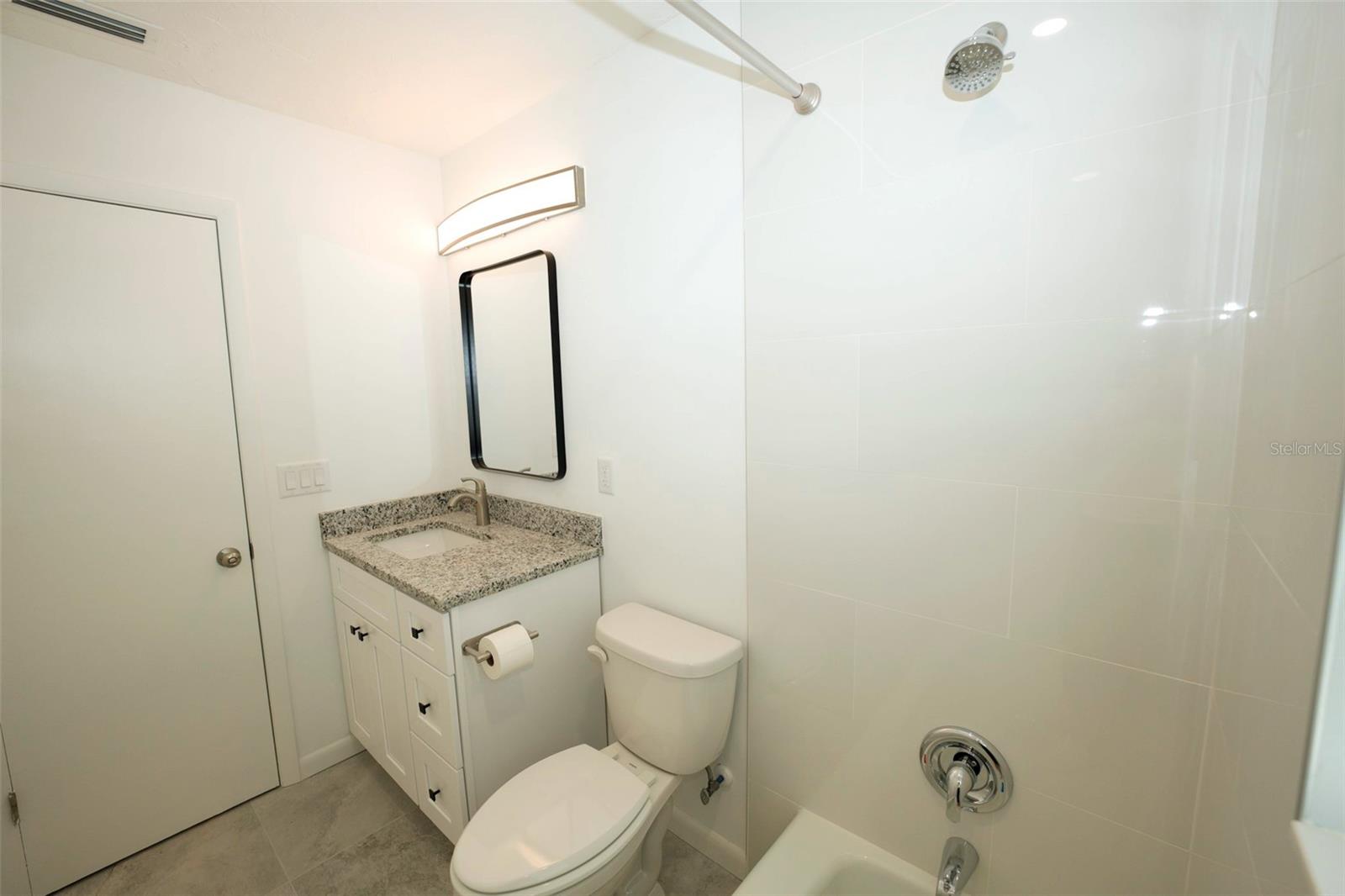 VENICE EAST 3RD ADD - Residential Lease