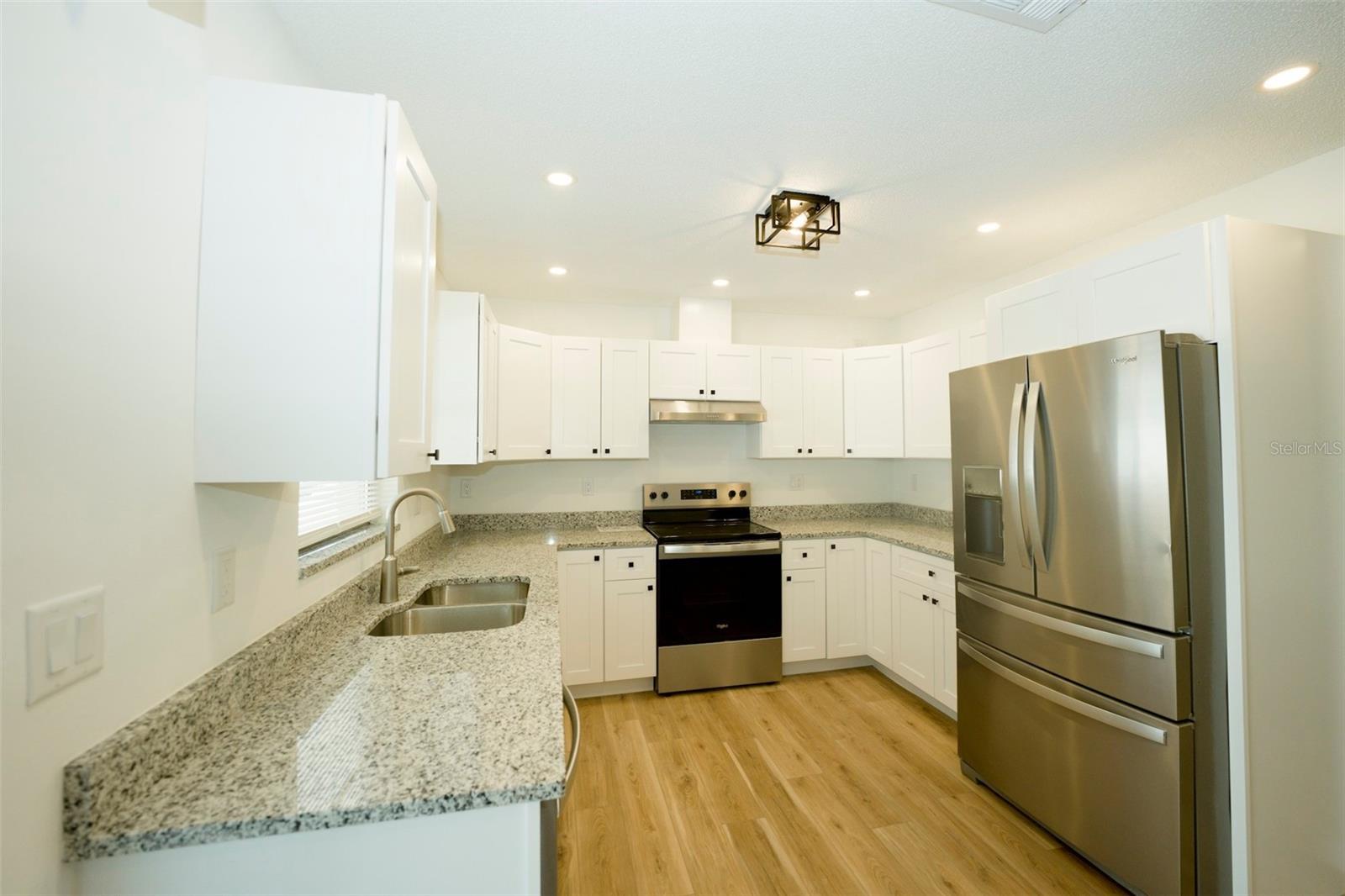 VENICE EAST 3RD ADD - Residential Lease